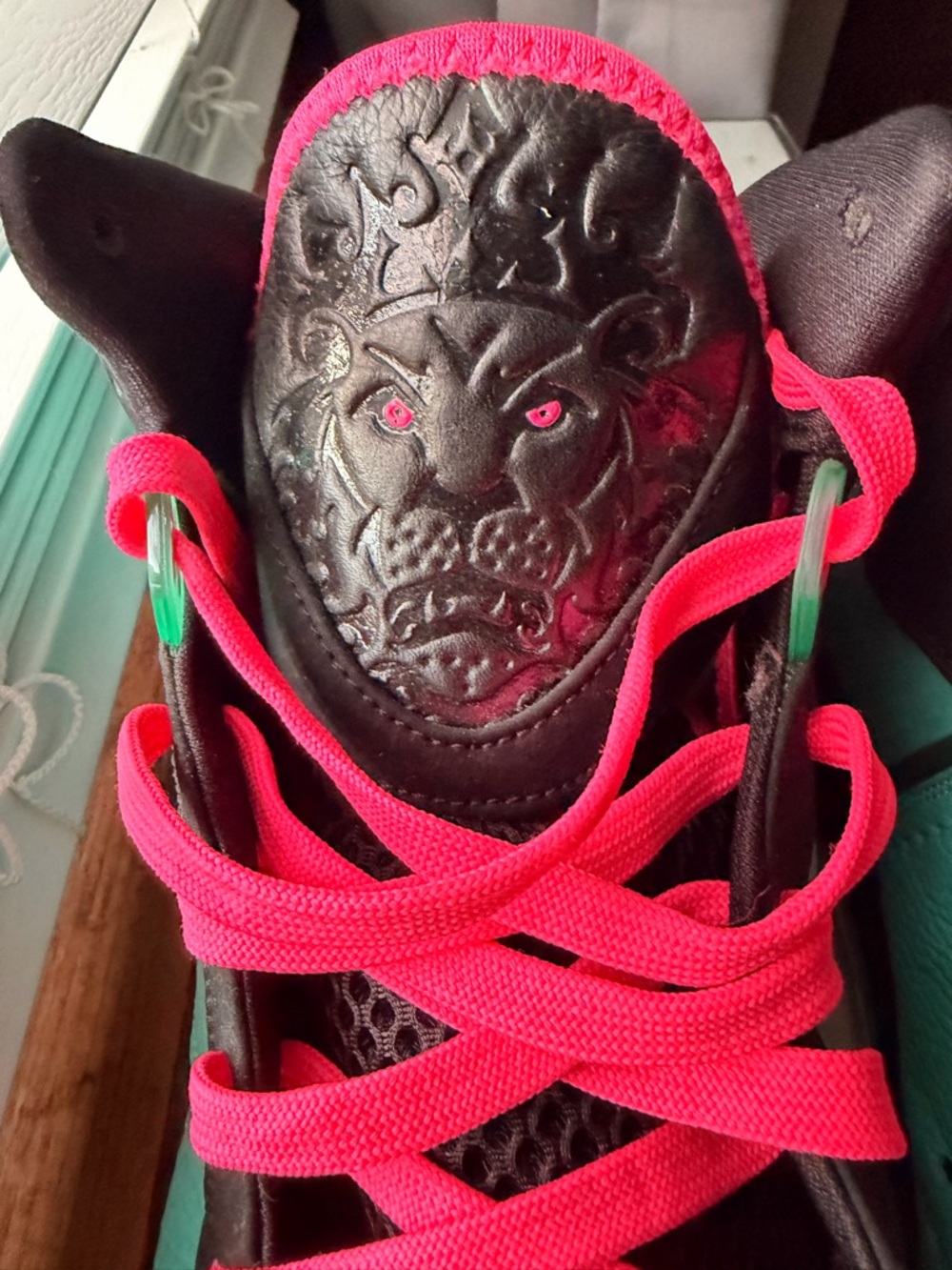 Nike LeBron 8 South Beach Basketball Sneakers - Picture 4 of 8